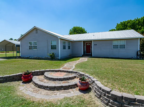 620 Blanco Ave, Blanco, TX 78606