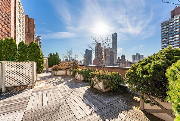 Rented by Brown Harris Stevens | media 41