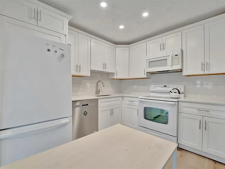 4105 35th Ave W #3 — Photo 22