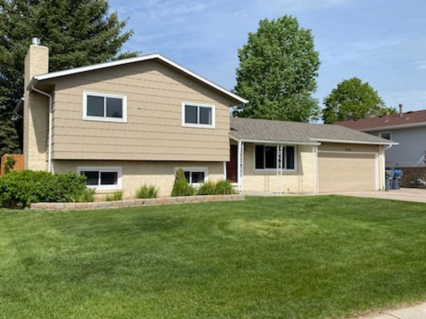 Coming Soon Beautiful 4 Bedroom Quad Level Located In Buffalo Ridge — Photo 1