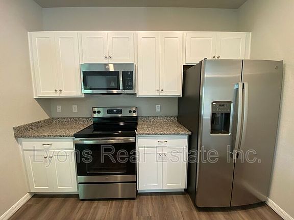 5th image of 4725 Maverick St