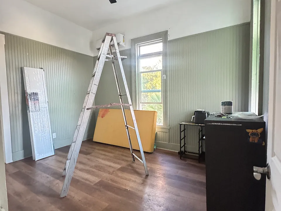 145 W Flora St #F
