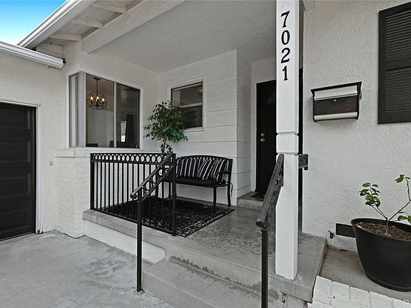4th image of 7021 Lasaine Ave