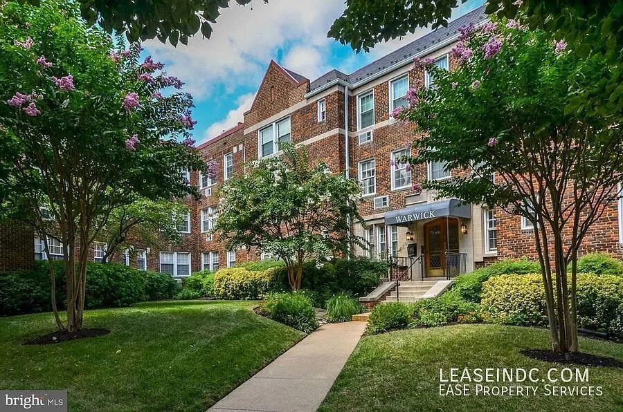 3051 Idaho Ave NW APT 325 photo 1
