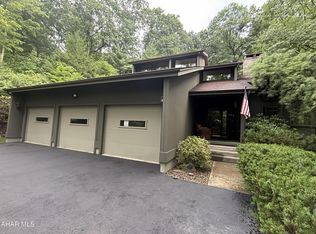 128 Stonehedge Rd, Hollidaysburg, PA 16648