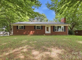 2613 26th Ave NE, Hickory, NC 28601