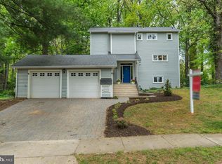 2013 Dundee Rd, Rockville, MD 20850