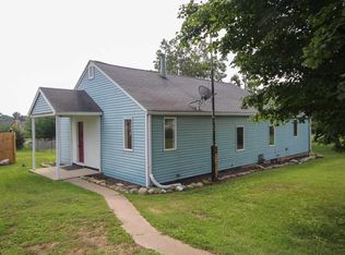 208 1/2 N Bradley St, Mount Pleasant, MI 48858