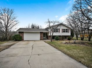 1S760 Westview Ave, Lombard, IL