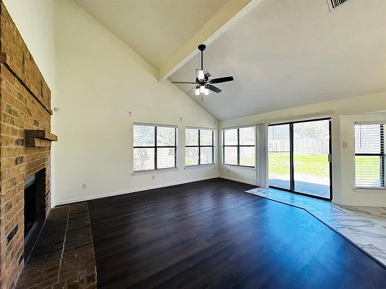 306 Applewood Dr — Photo 5