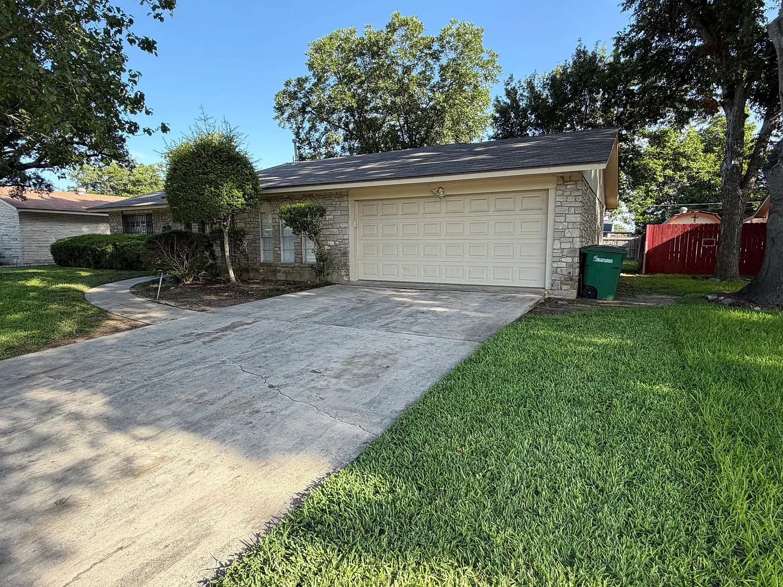3 bed, 1598 sqft, $2,000 — Photo 4