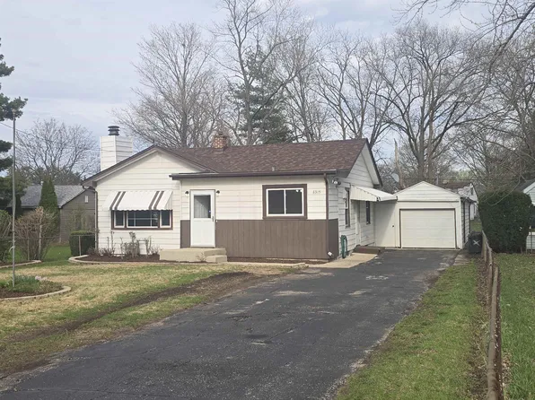 8315 N 2nd St, Machesney Park, IL 61115