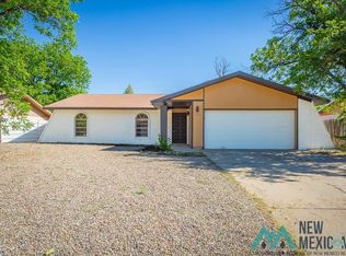 608 Twin Diamond Rd, Roswell, NM 88201