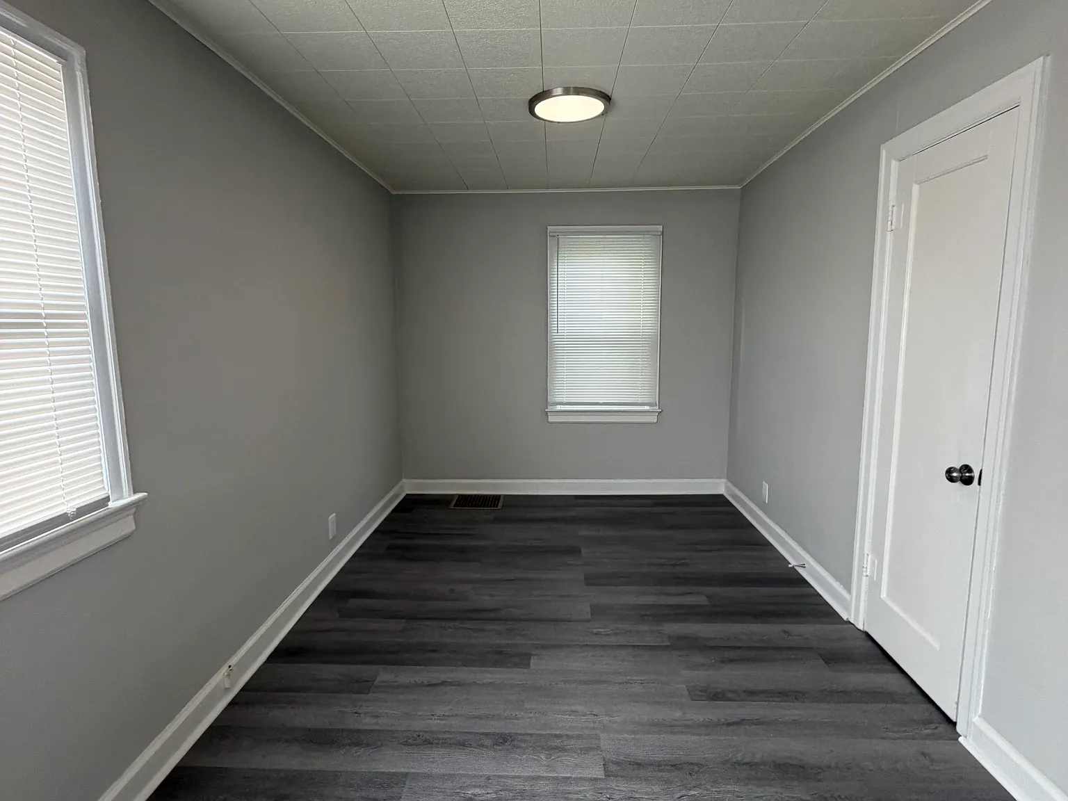 2 bed, 1064 sqft, $950 — Photo 3