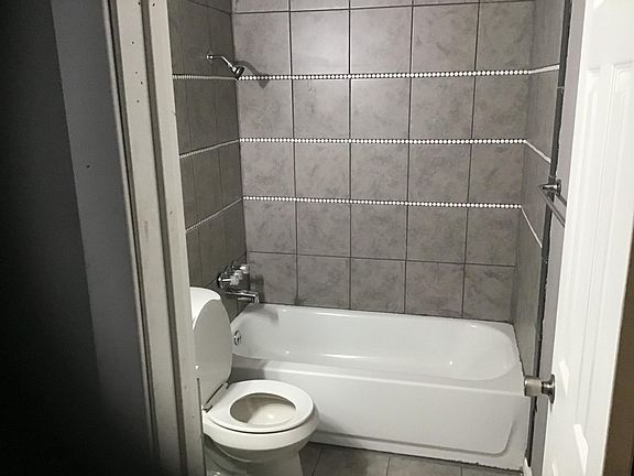 5th image of 405 Red Bud Ln