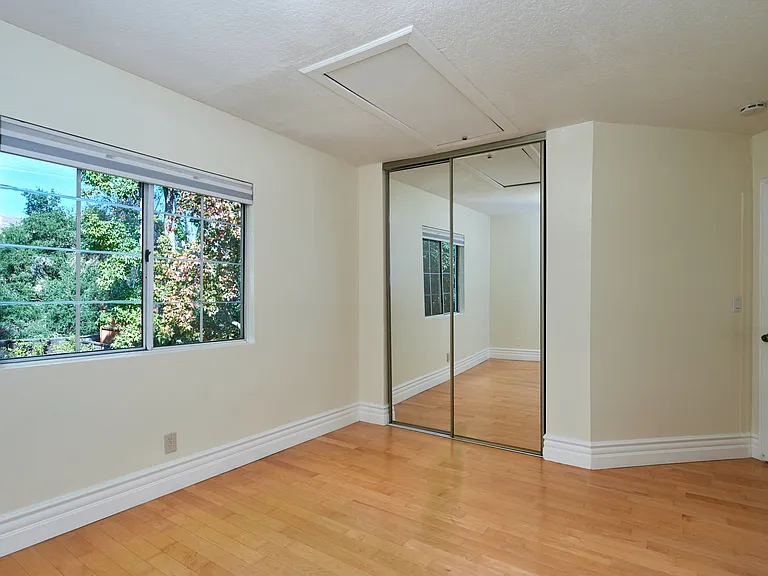 4345 Willow Glen St — Photo 32