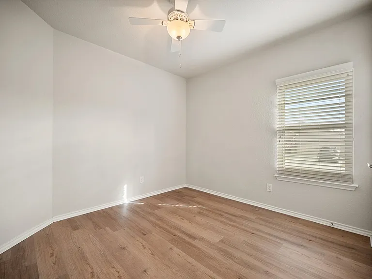1449 Elkford Ln — Photo 25