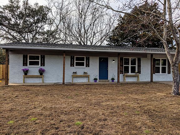2nd image of 19 Mary Esther Dr