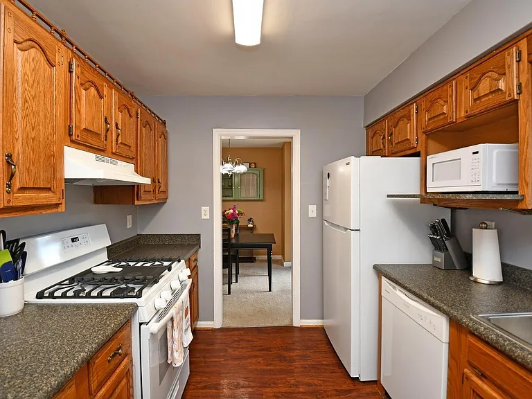 7193 Maryland Ave — Photo 14