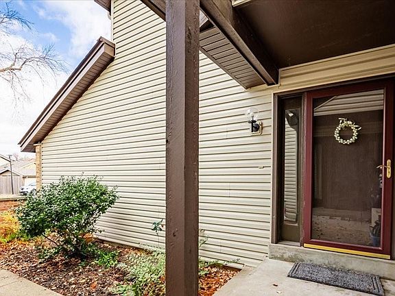 3rd image of 11612 Holly Walk Dr