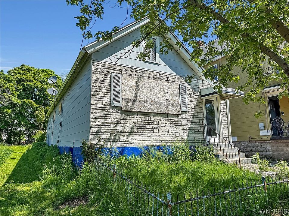 1st image of 18 Helen St