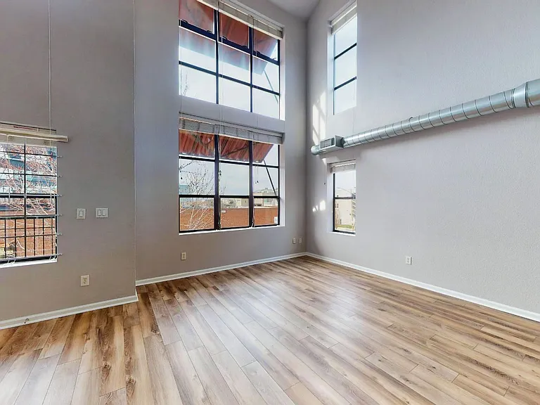 2033 W 30th Ave #C — Photo 12