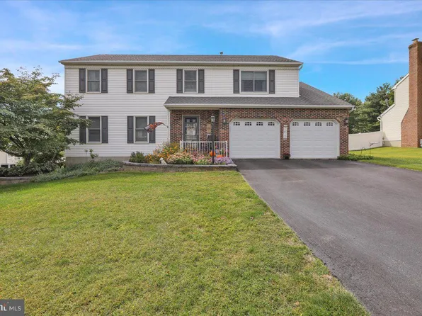1054 Boeshore Cir, Reading, PA 19605