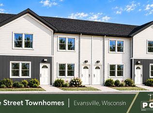 8 Grove St #A, Evansville, WI 53536