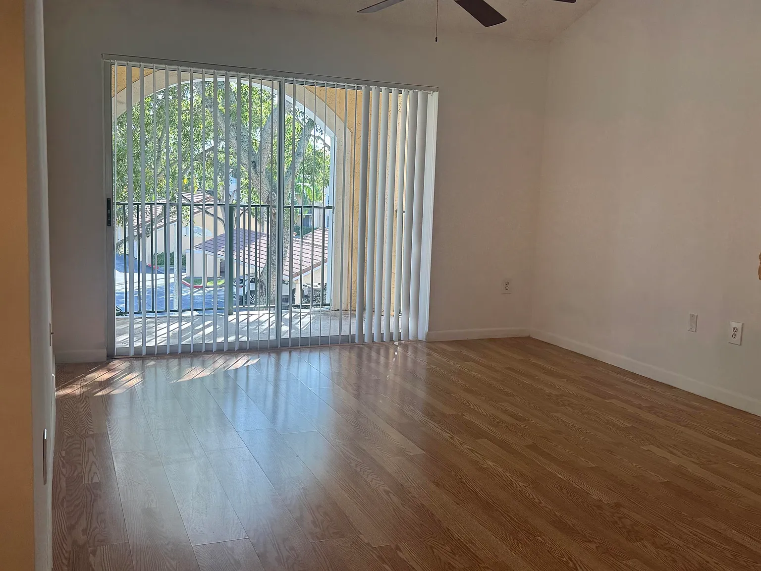 1 bed, 1.0 bath, 1076 sqft, $1,650 — Photo 3