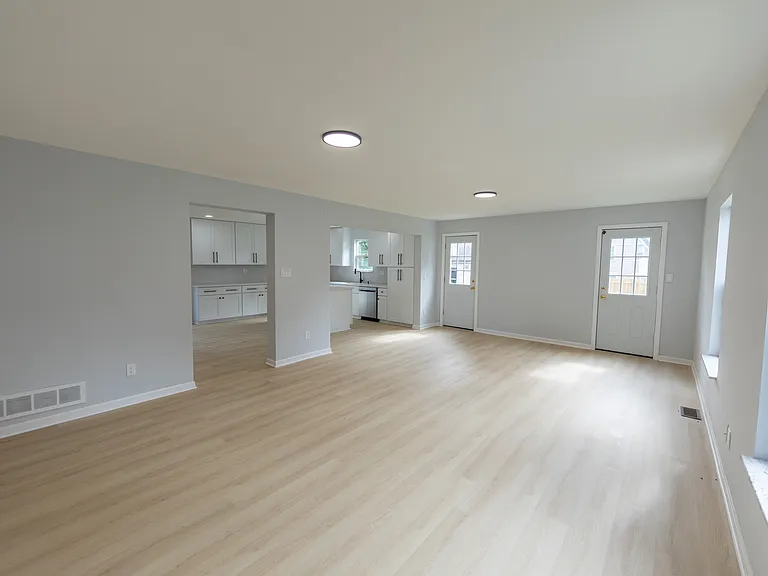 512 N Warren Ave — Photo 12