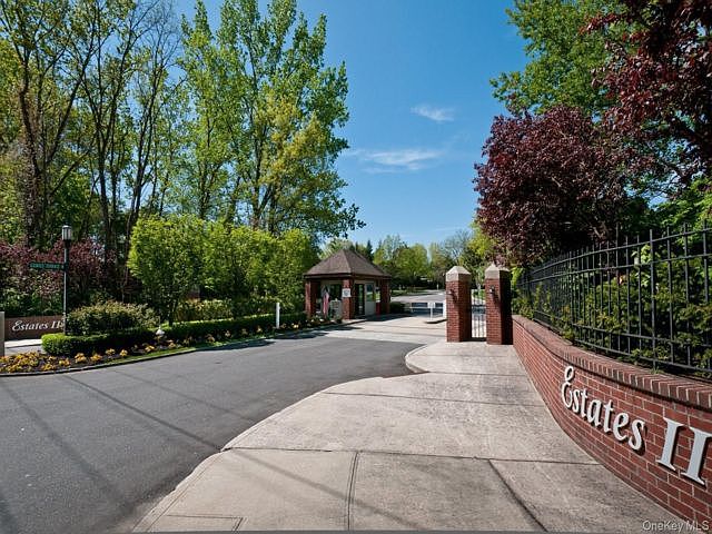 1st image of 91 Duckpond Dr