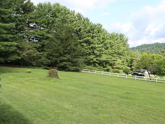 4th image of 197 Coxs Trailer Park Rd