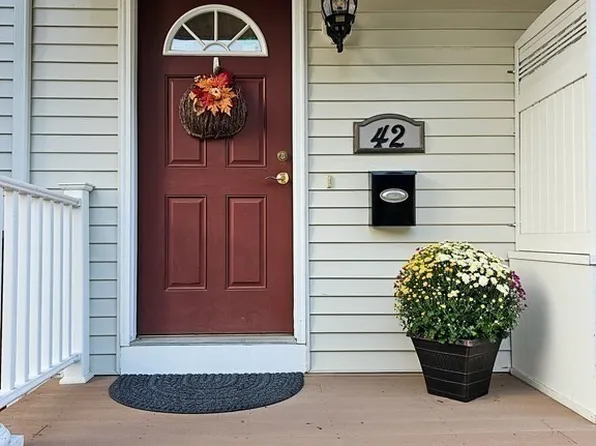 42 Arlington St, Haverhill, MA 01830