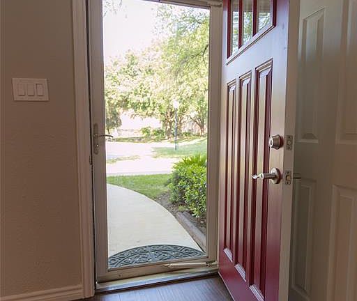 3rd image of 1307 Country Place Dr