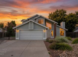 6 River Village Ct, Sacramento, CA 95831