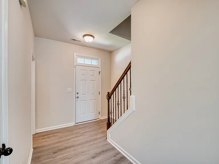 305 Webber Ln — Photo 4