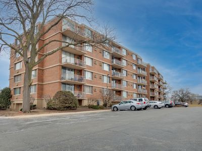 2200 S Stewart Ave #2C, Elmhurst, IL, 60148