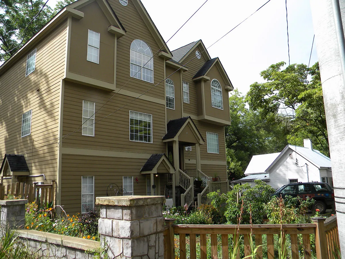 135 N Peter St photo 1
