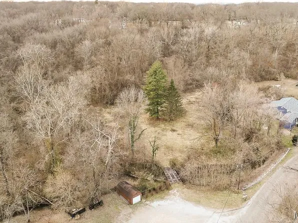 1078 E Ofallon Dr, Caseyville, IL 62232