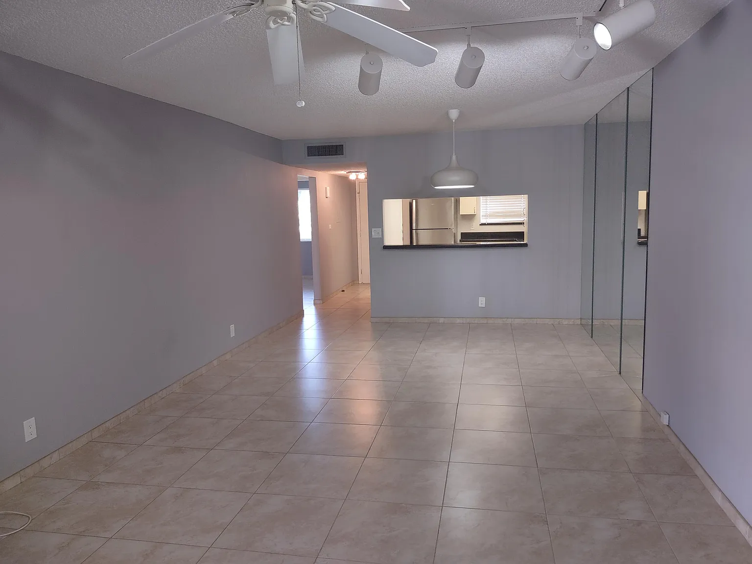 2 bed, 2.0 bath, 1017 sqft, $1,800 — Photo 4