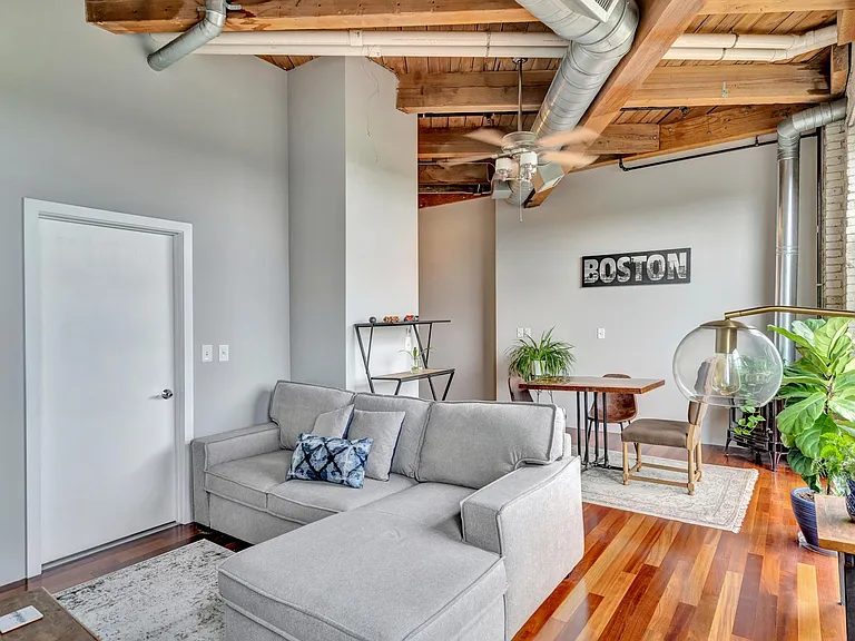 43 Charlton St #405 — Photo 3