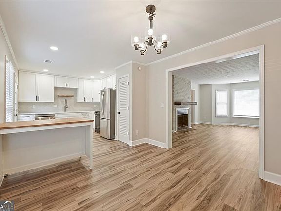3rd image of 3550 Knotsberry Ln #3550