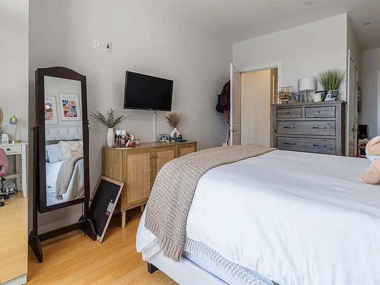 152 Old Colony Ave #10 — Photo 19