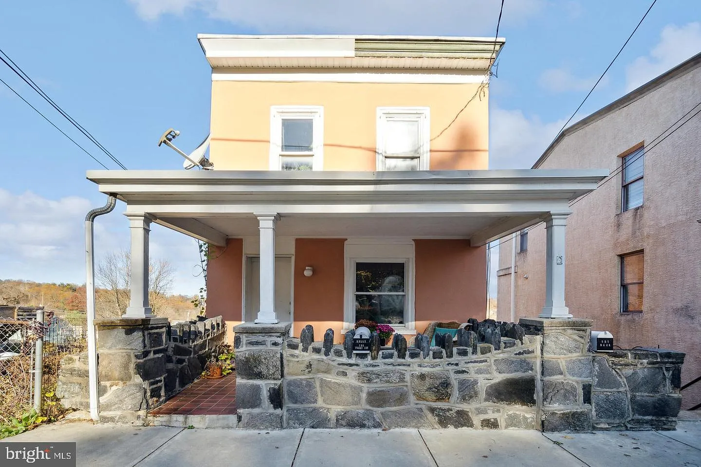 2 bed, 1.0 bath, 1344 sqft, $1,500 — Photo 1