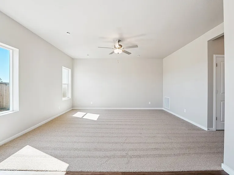 933 Gianna Ave — Photo 11
