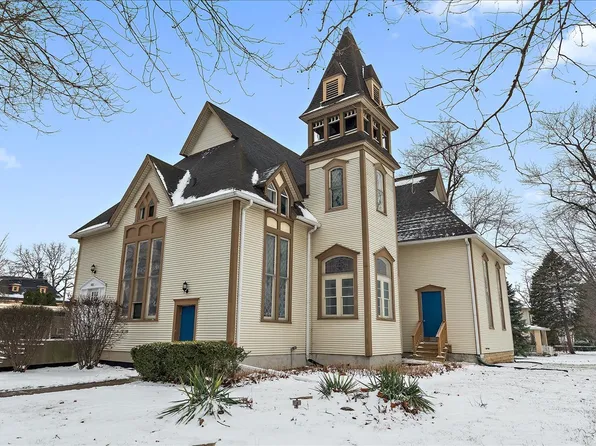 200 W Crawford St, Peotone, IL 60468