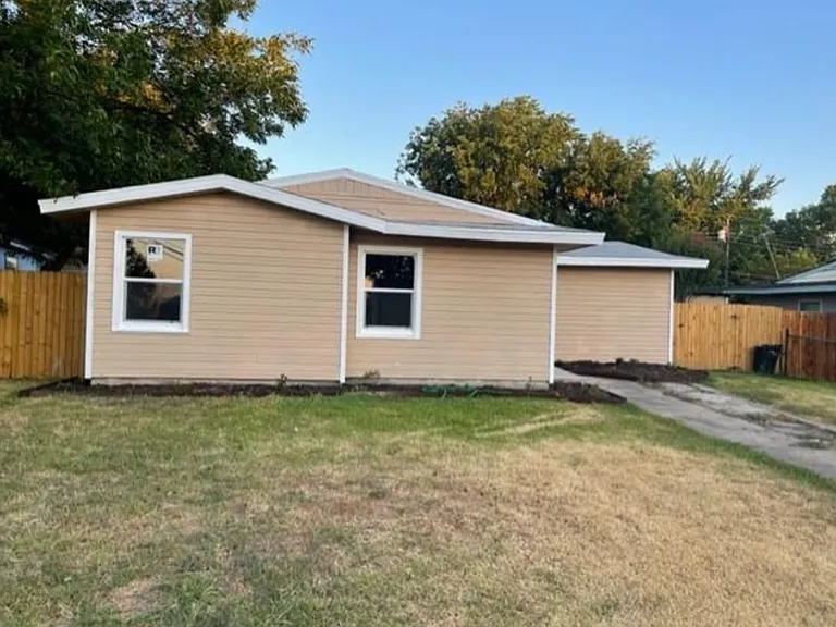 221 Woodbridge Way — Photo 5