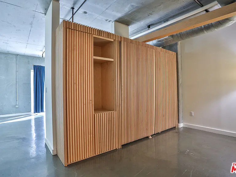 645 W 9th St #201 — Photo 23