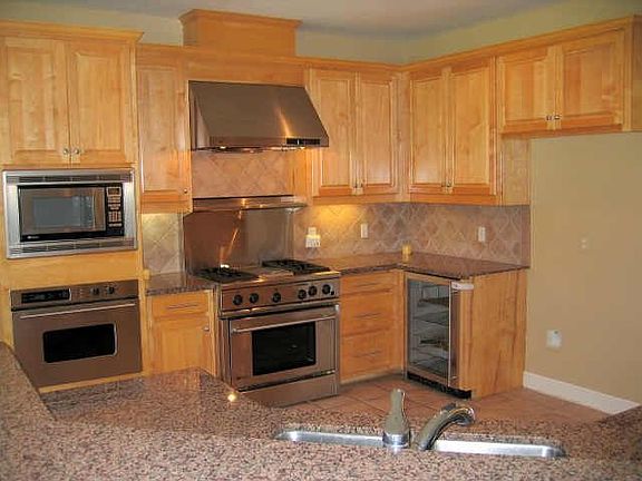 5th image of 400 Winchester Dr