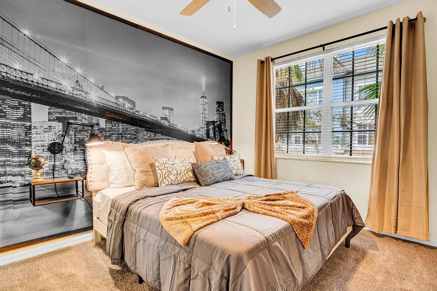 2 bed, 2.0 bath, 1345 sqft, $3,910 — Photo 3